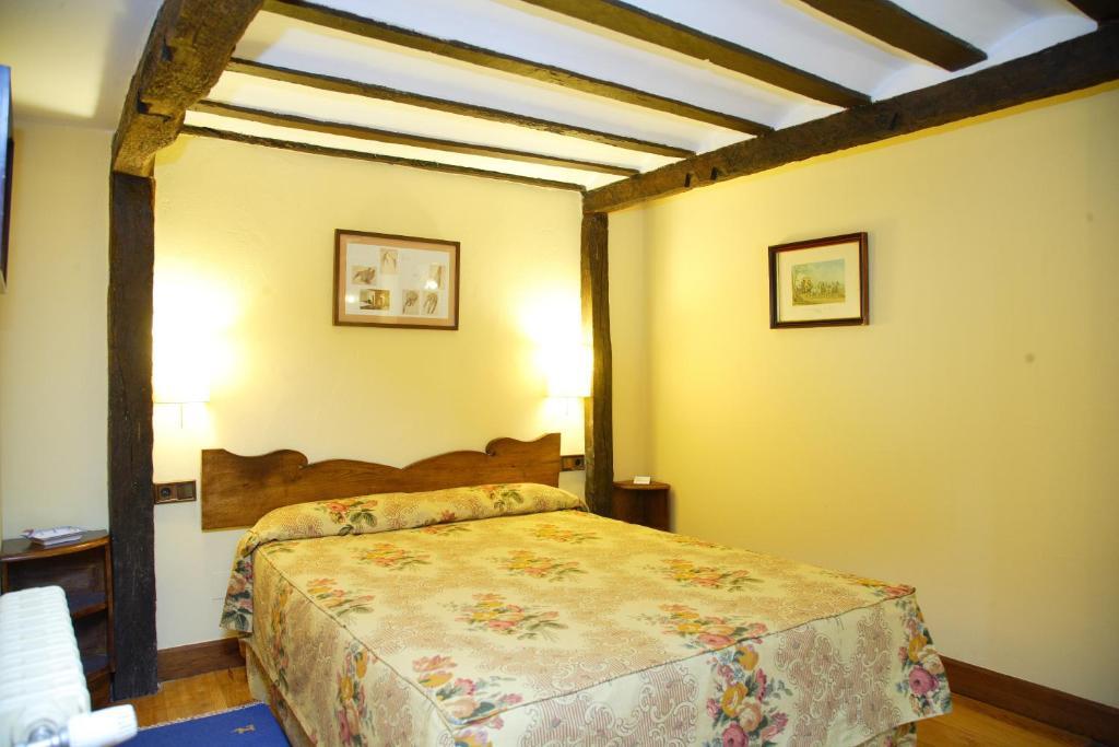 Posada La Torre De La Quintana Liendo Phòng bức ảnh